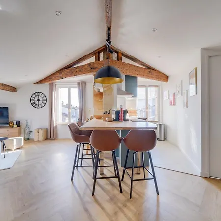 Renovated Apartment *